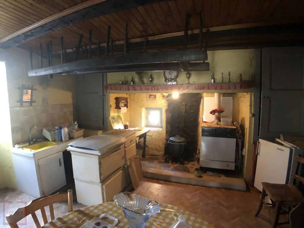 MAISON GRANGE FOUR A PAIN DEPENDANCE