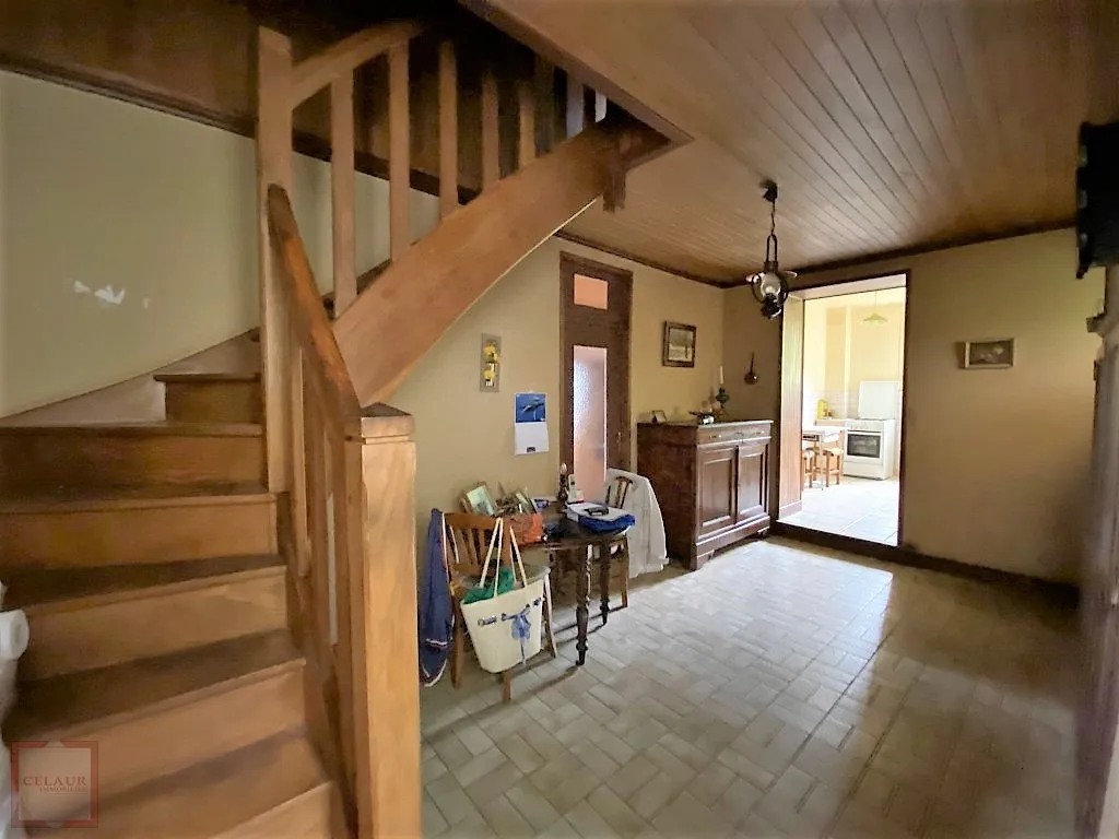 MAISON EN PIERRE AVEC 1600M² DE TERRAIN