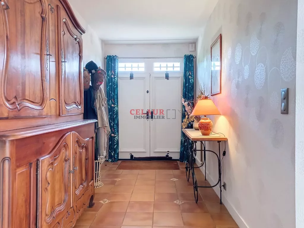 A DEUX PAS DES COMMERCES