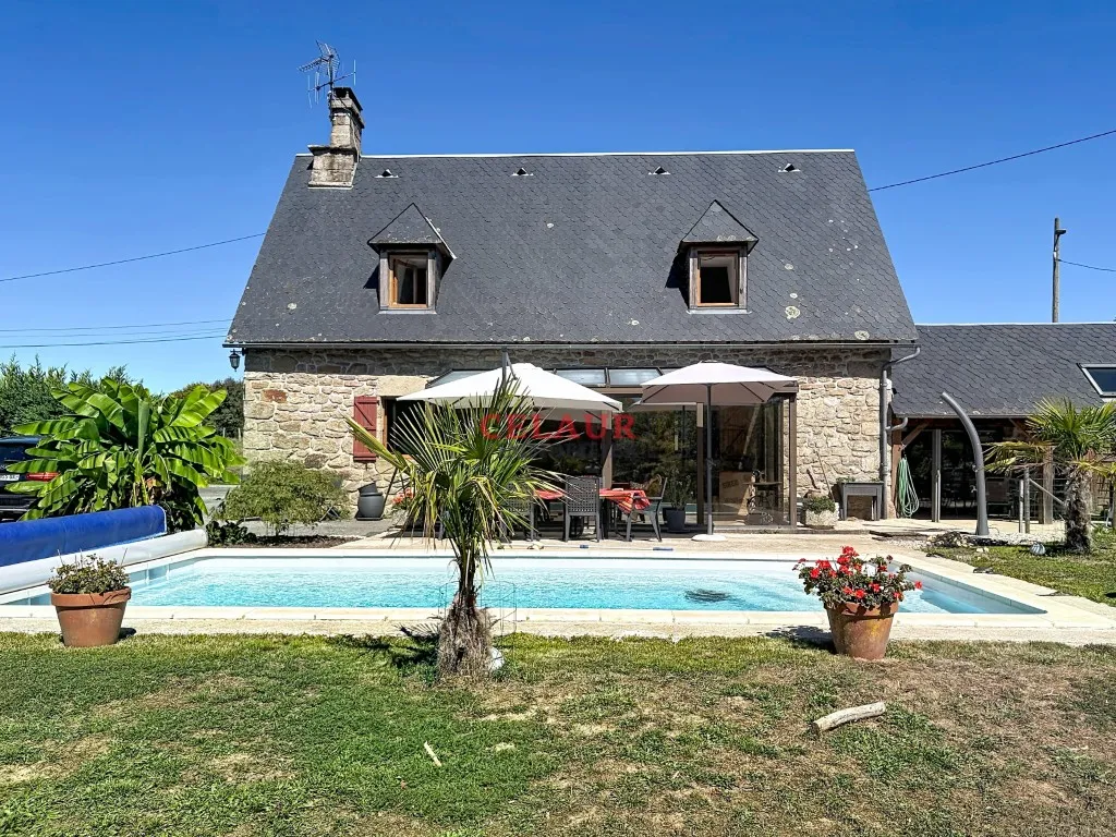 Propri&eacute;t&eacute; maison pierre piscine et grange